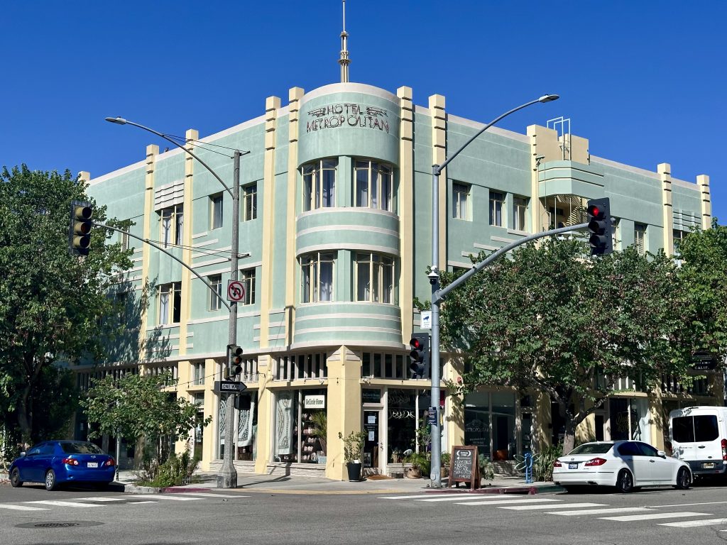 Streamline Moderne architecture in Long Beach
